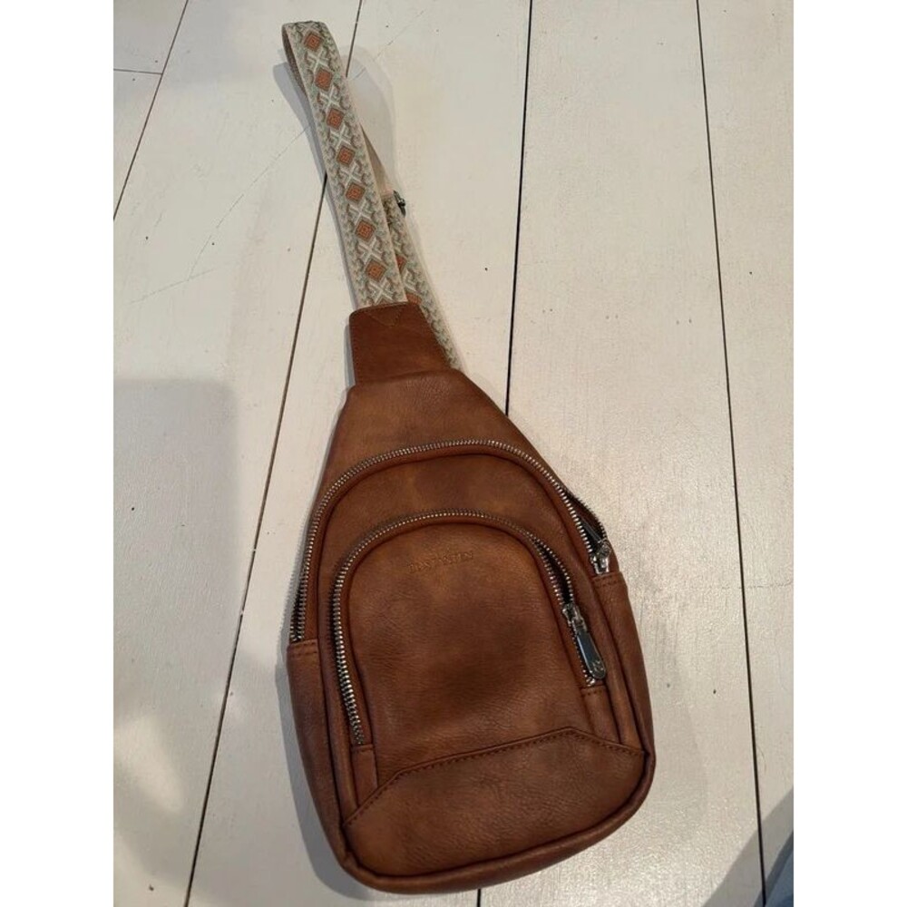 Women’s cross body purse